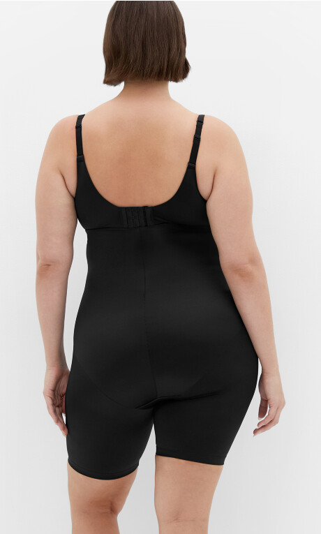 Plus Size Smooth & Chic Thigh Shaper - black