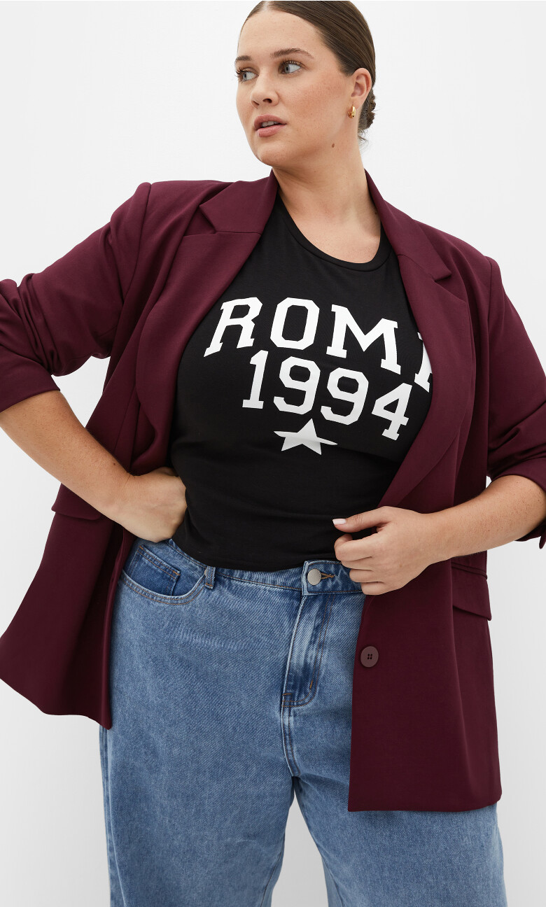 Micro Roma Print Tee - black