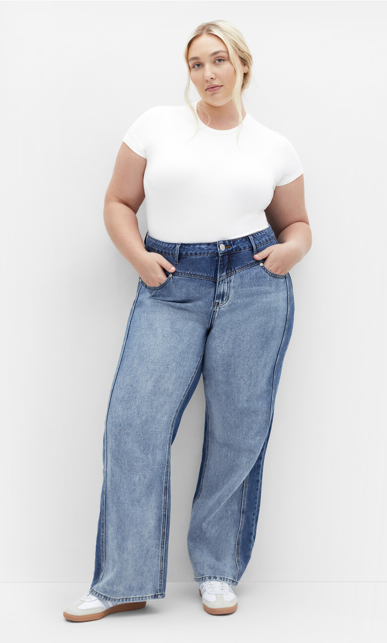 Harley Fit Raegan Straight Jean - mid wash