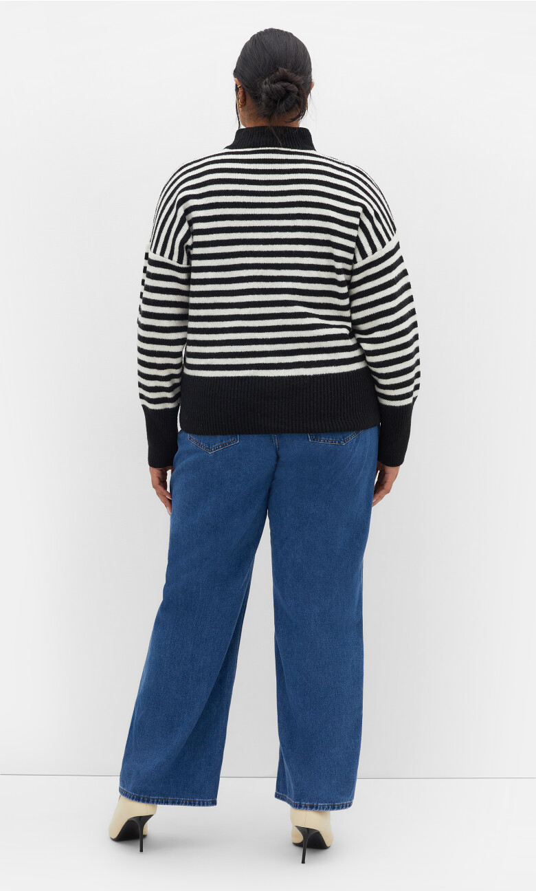 Hampstead Narrow Stripe Jumper - white