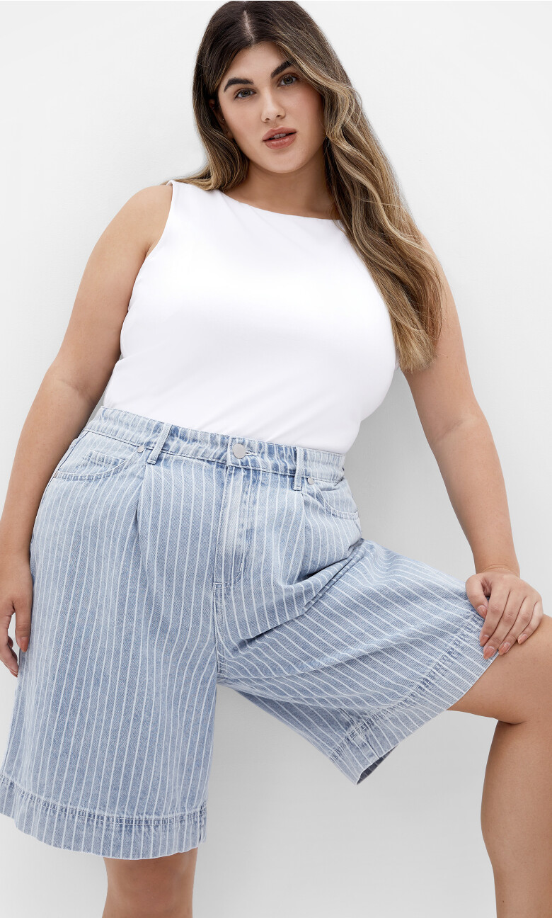 Bermuda Pinstripe Short - sky blue