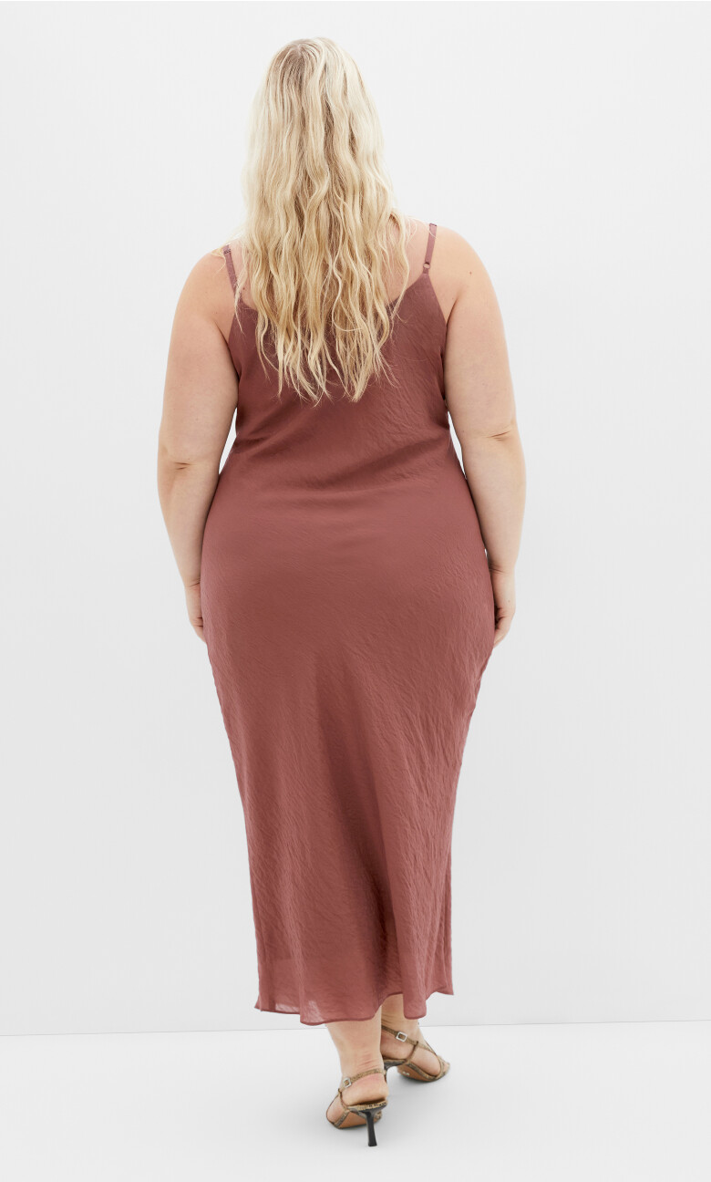 Kyra Slip Dress - roseberry
