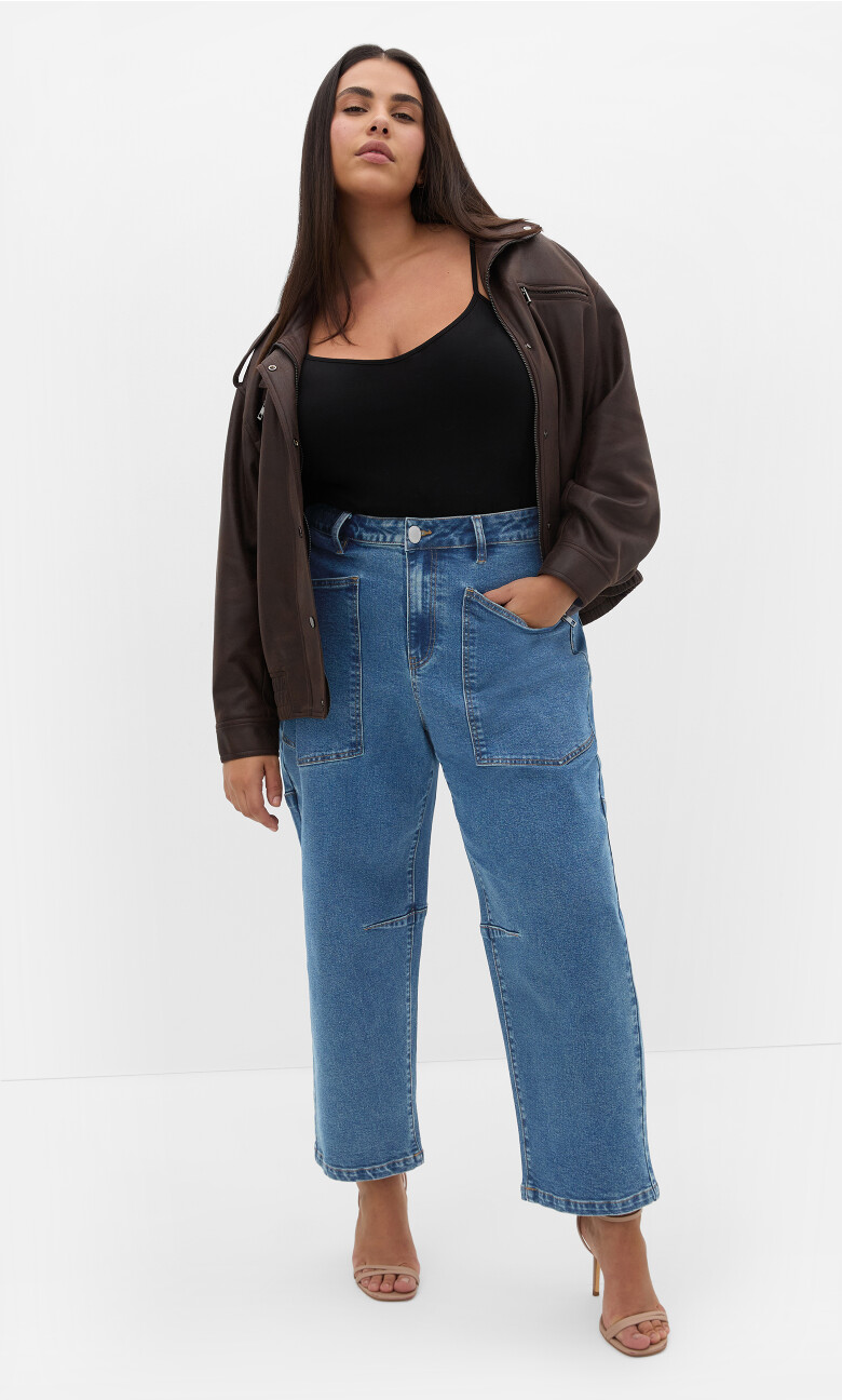Harley Fit Hazel Barrel Leg Jean - mid wash