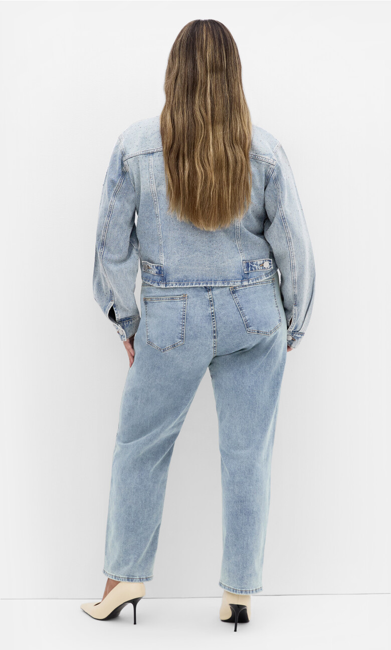 Harley Fit Stud Straight Jean - light wash