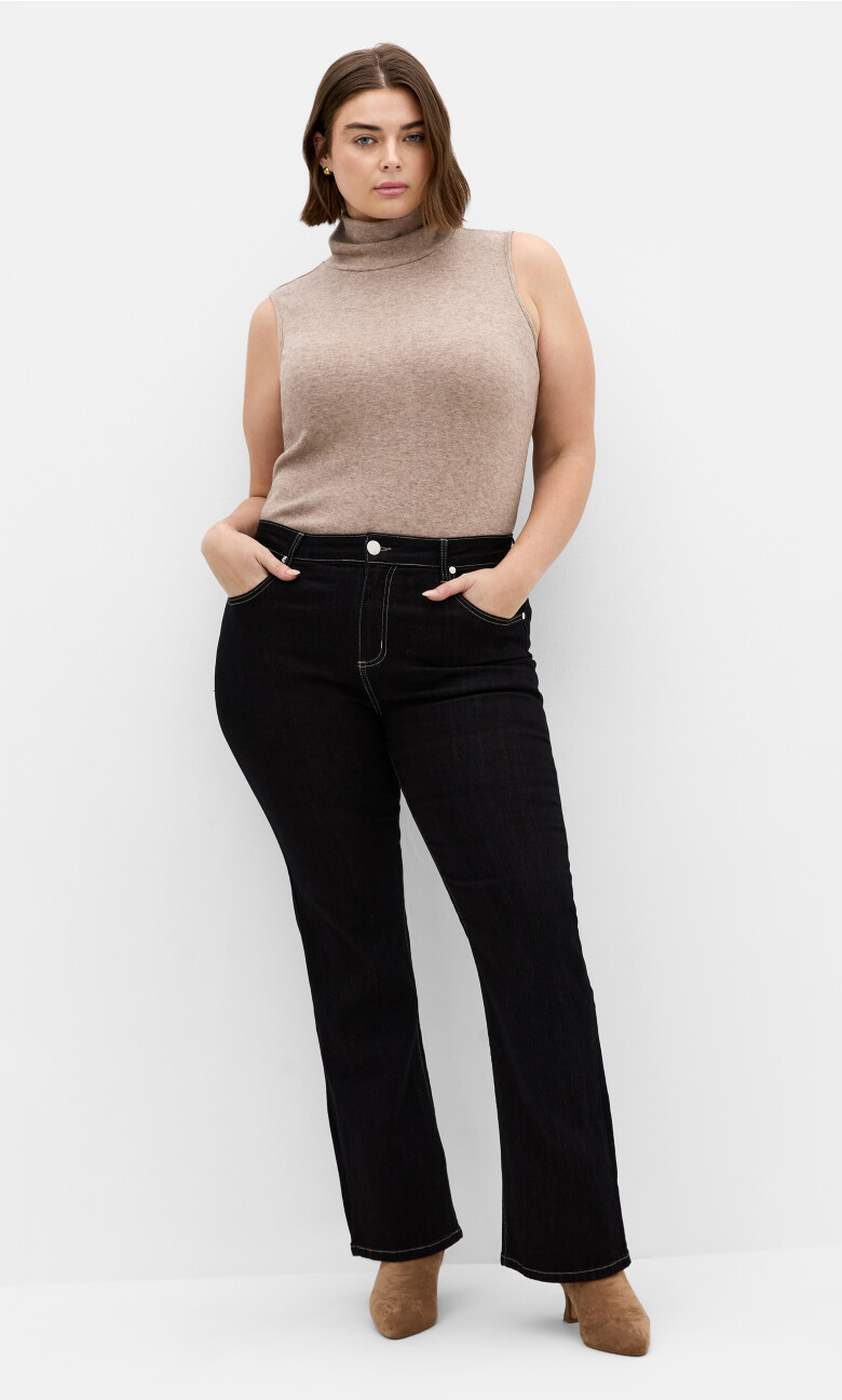 Plus Size CC Bootleg Short Denim Jean - black wash