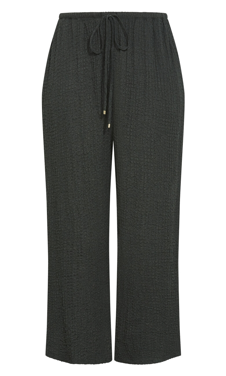 Zoie Pant - military