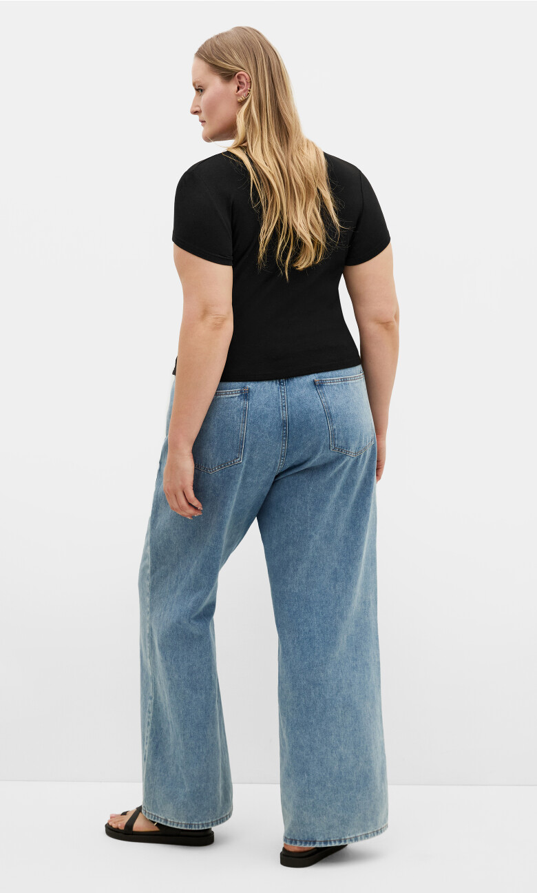 Karla Short Sleeve Tee - black